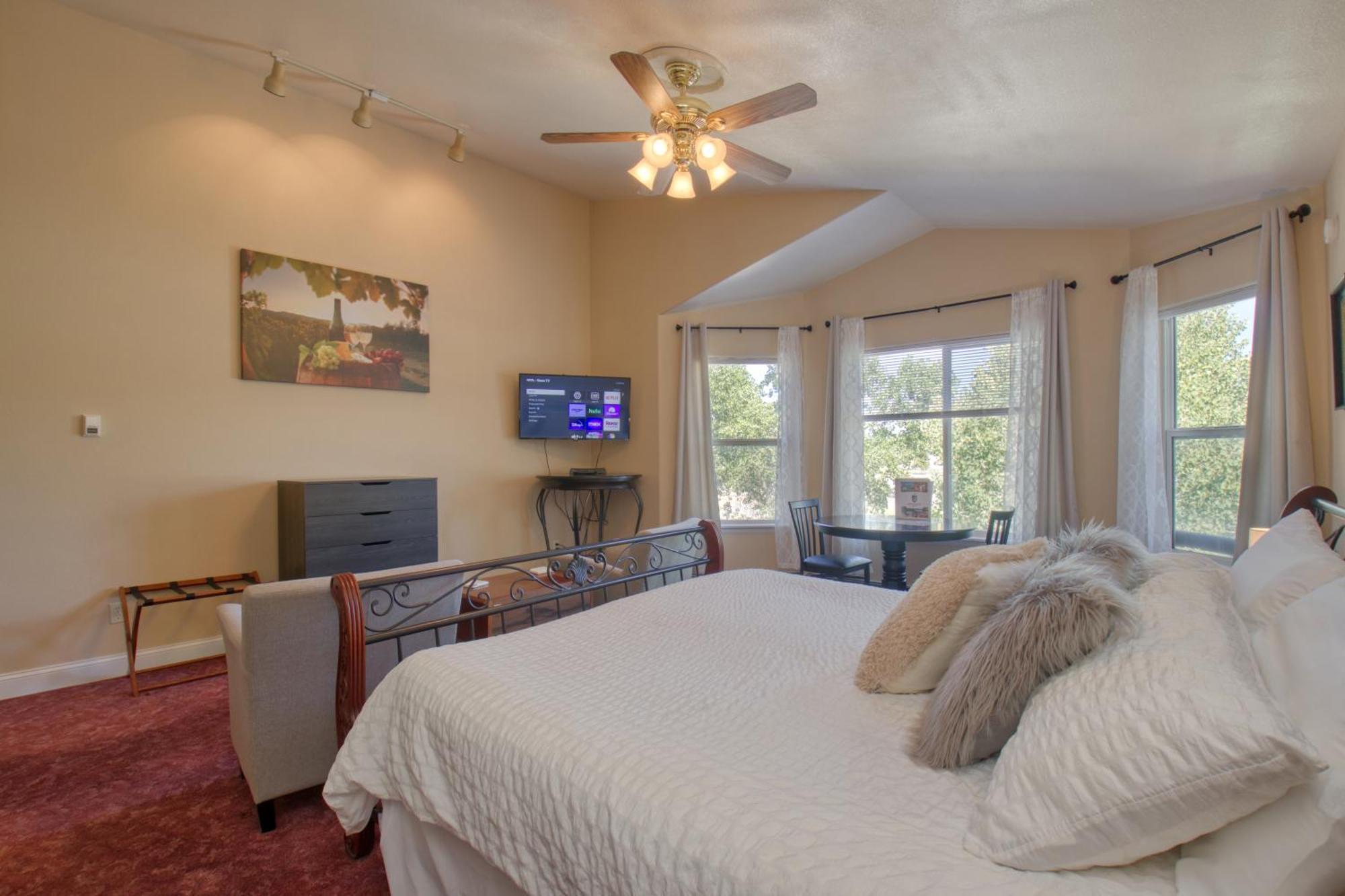 Castle Creek Manor Bed & Breakfast Гранд Джънкшън Екстериор снимка