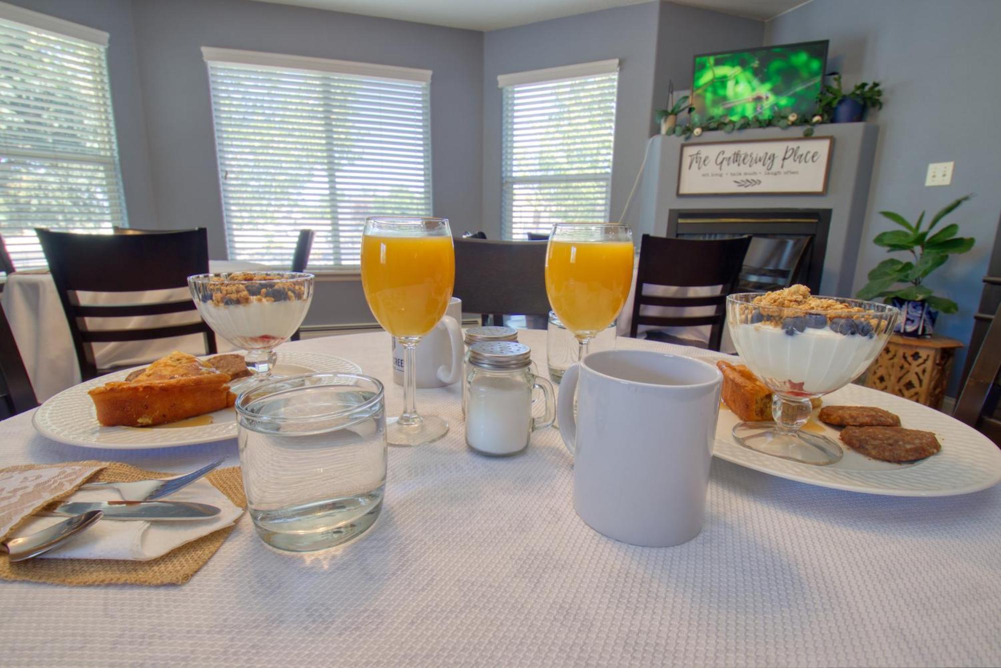 Castle Creek Manor Bed & Breakfast Гранд Джънкшън Екстериор снимка