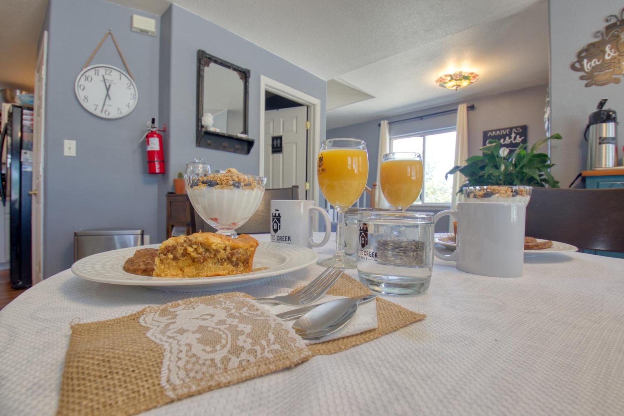 Castle Creek Manor Bed & Breakfast Гранд Джънкшън Екстериор снимка