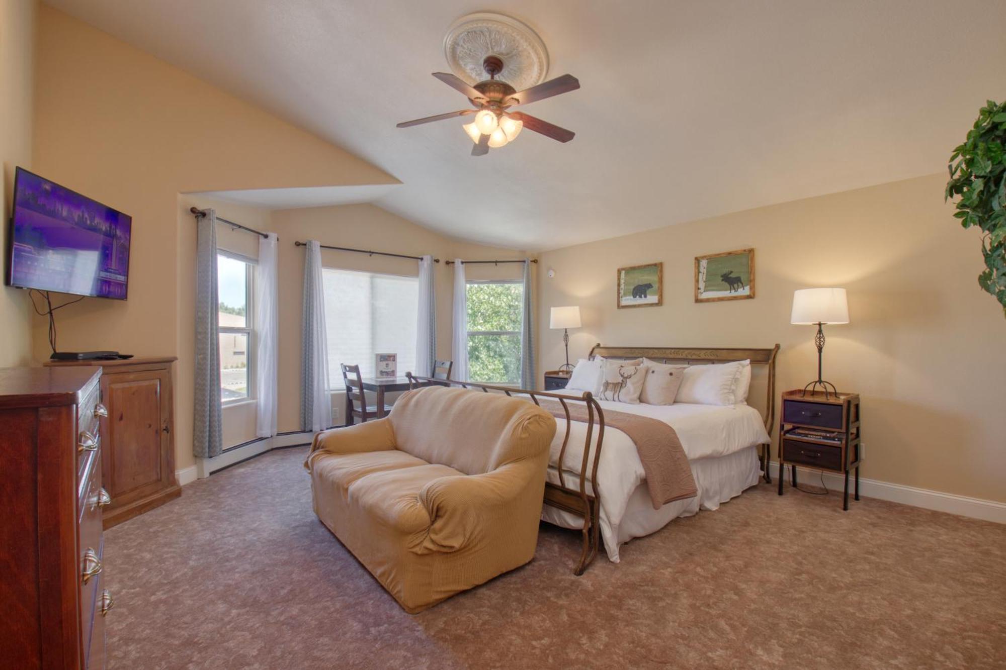 Castle Creek Manor Bed & Breakfast Гранд Джънкшън Екстериор снимка