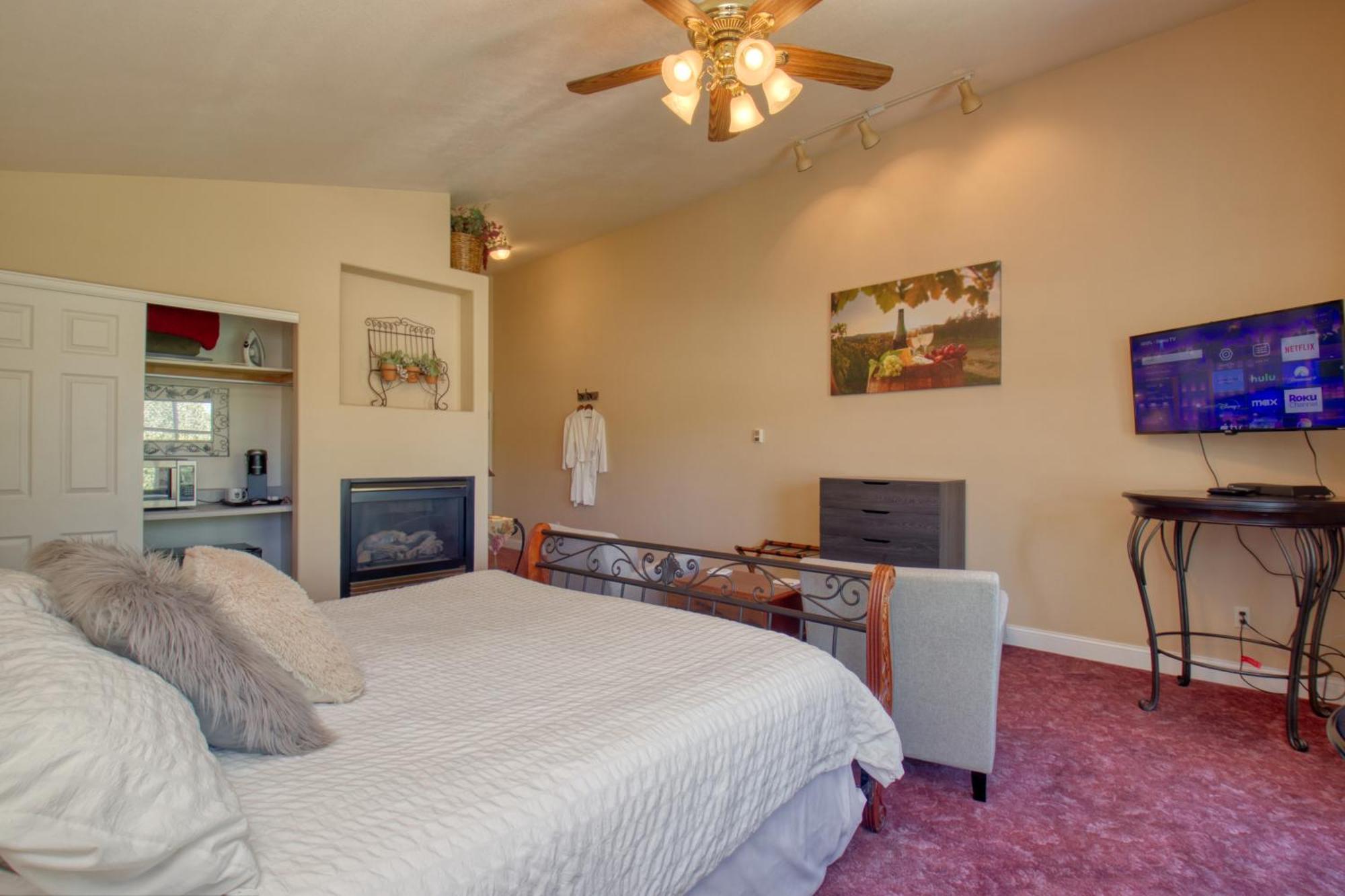 Castle Creek Manor Bed & Breakfast Гранд Джънкшън Екстериор снимка