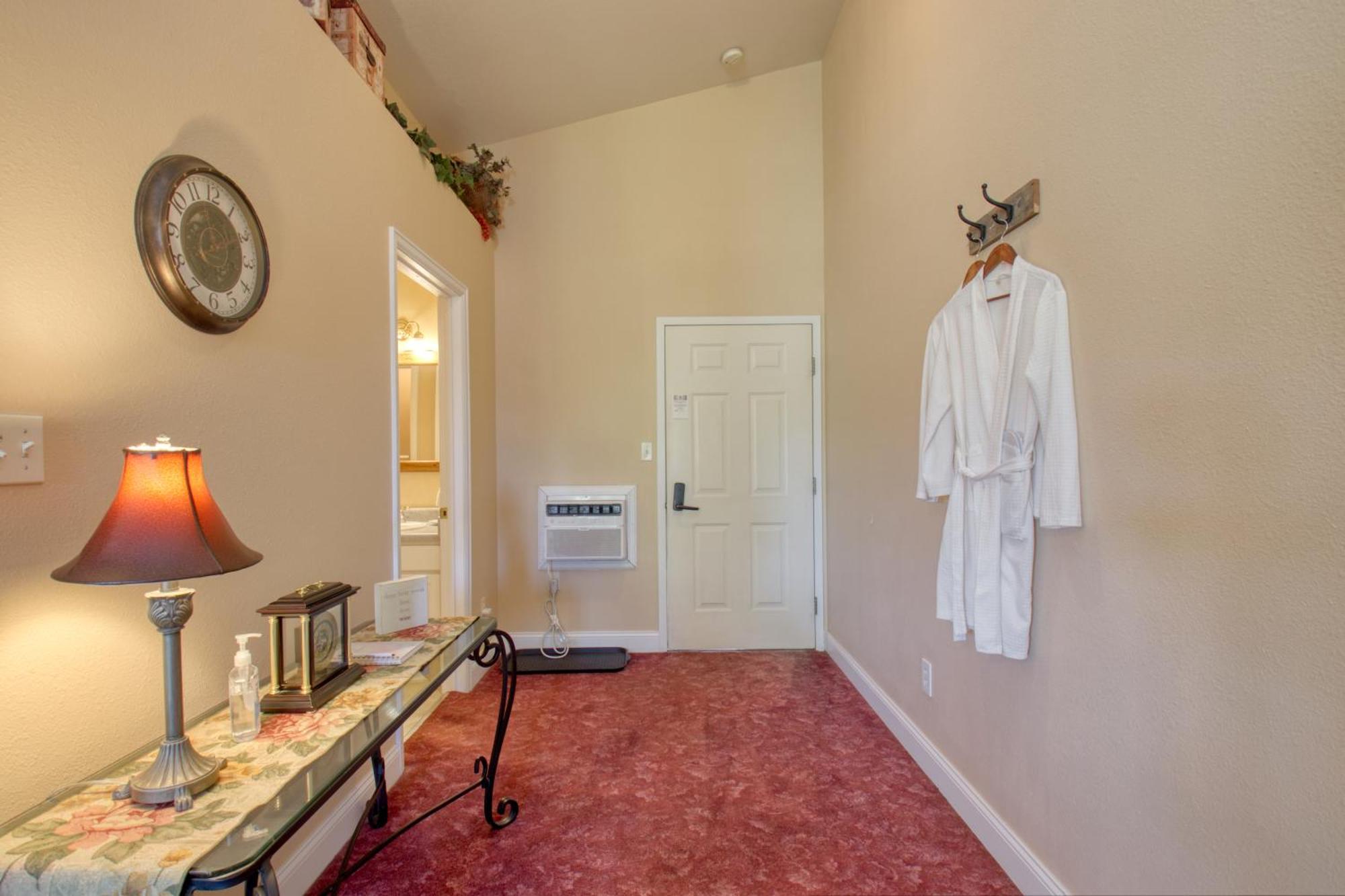 Castle Creek Manor Bed & Breakfast Гранд Джънкшън Екстериор снимка